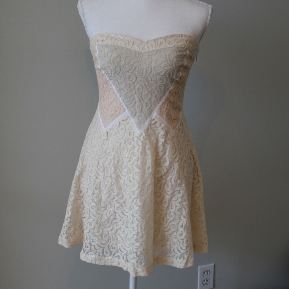 Urban Outfitters Dresses & Skirts - Urban Outfitters KImchi Blue Lace Ivory Dress